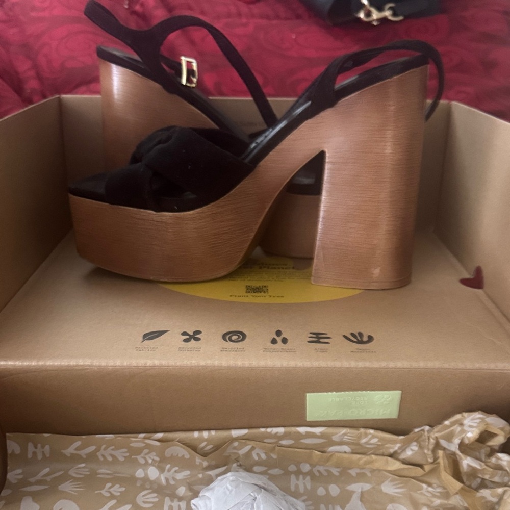 Steve Madden Black and Tan Platform Heels